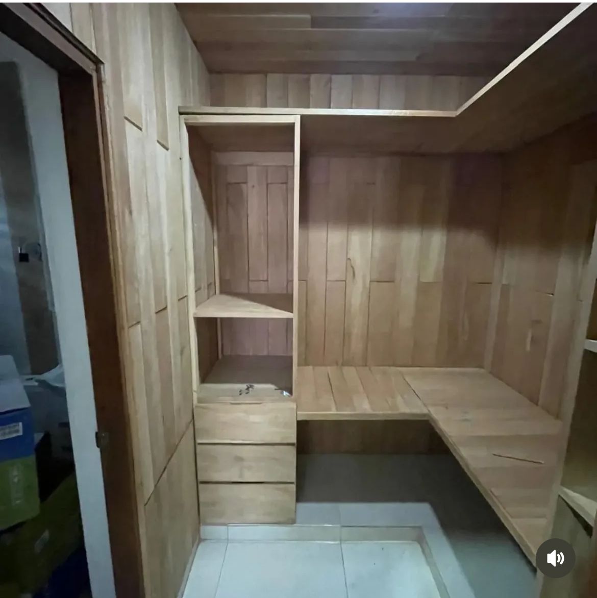 Trabajo de Clóset en color Natural 