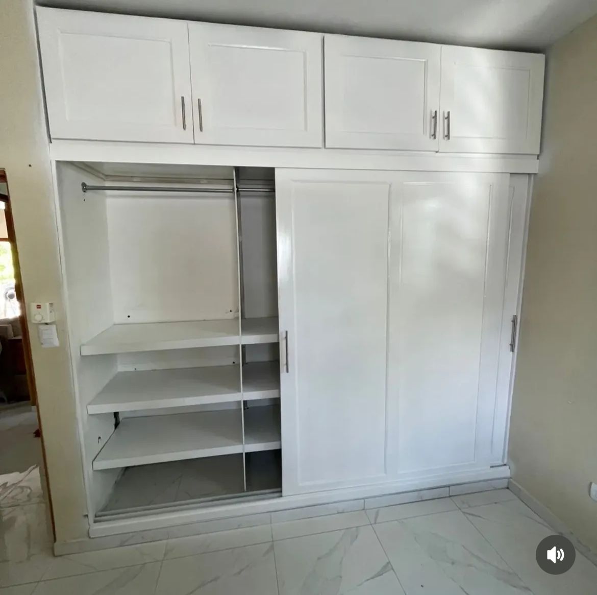 Trabajo de Clóset en color blanco 