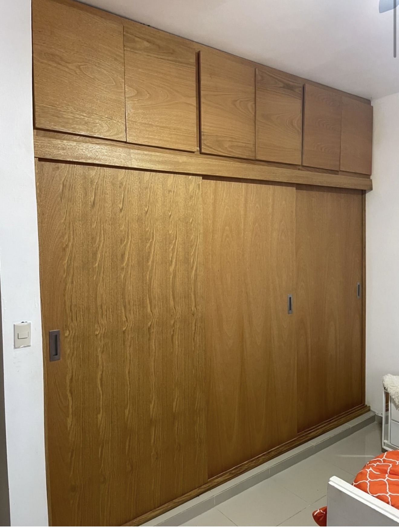 Trabajo de Clóset en Roble Brasileño 